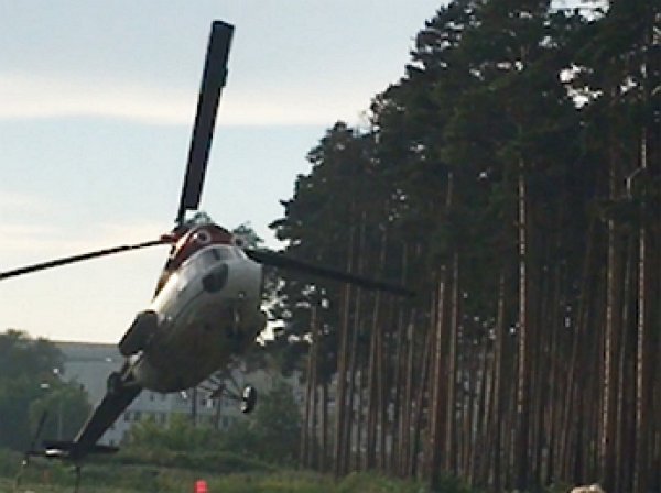Опубликовано видео крушения медицинского вертолёта Ми-2 под Екатеринбургом