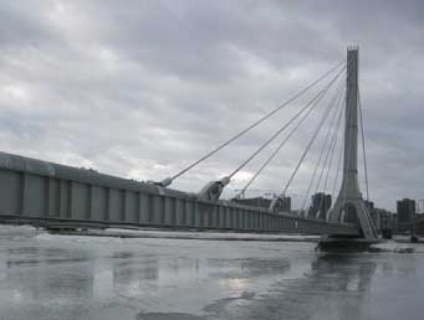 Мост Кадырова в Петербурге "переименовали" в честь чеченского снайпера