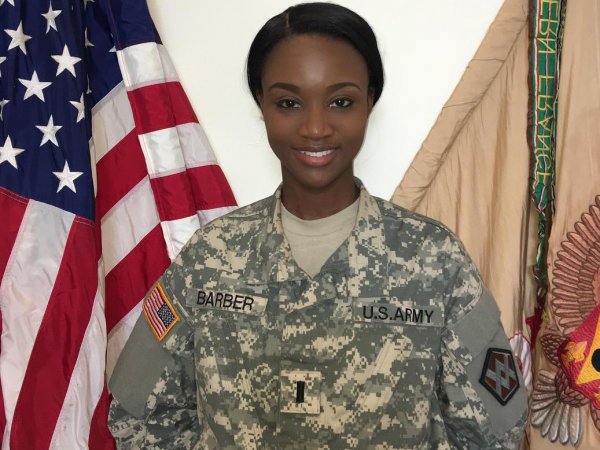 "Мисс США 2016": победила  темнокожая военнослужащая из Вашингтона (ФОТО)