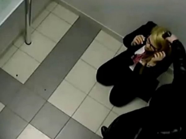 В Сети появилось ВИДЕО из захваченного налетчиком банка в Москве (ВИДЕО)