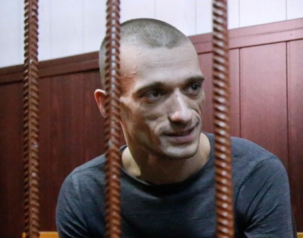 Вынесен приговор художнику Павленскому за поджог двери ФСБ