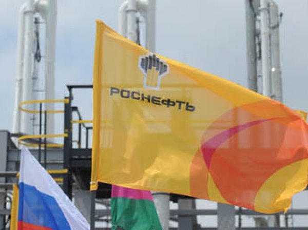 Медведев без конкурса назвал "Роснефть" единственным поставщиком бензина для МВД