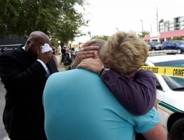 Турецкая газета назвала жертв стрельбы в Орландо «извращенцами»