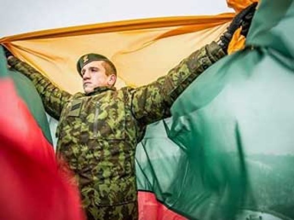 В Литве законодательно вернули воинский призыв