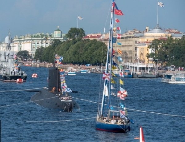 День ВМФ 2016 в Санкт-Петербурге 31 июля: программа мероприятий, салют (ВИДЕО)