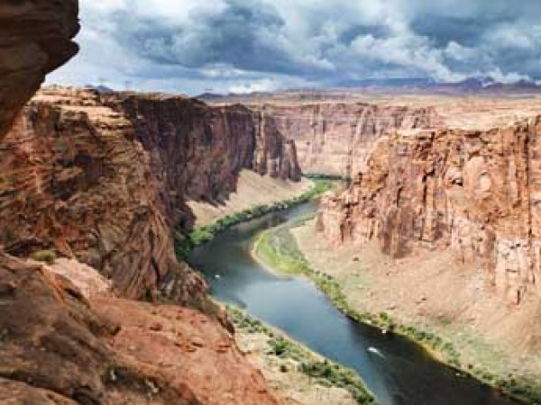 В США женщина выложила в Сеть селфи перед падением в Большой каньон Аризоны