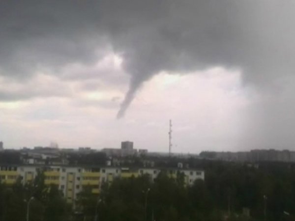 Торнадо в Сургуте: ВИДЕО появилось в Сети (ВИДЕО)