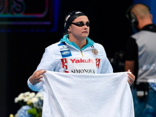 Российскую пловчиху Симонову дисквалифицировали на четыре года за допинг