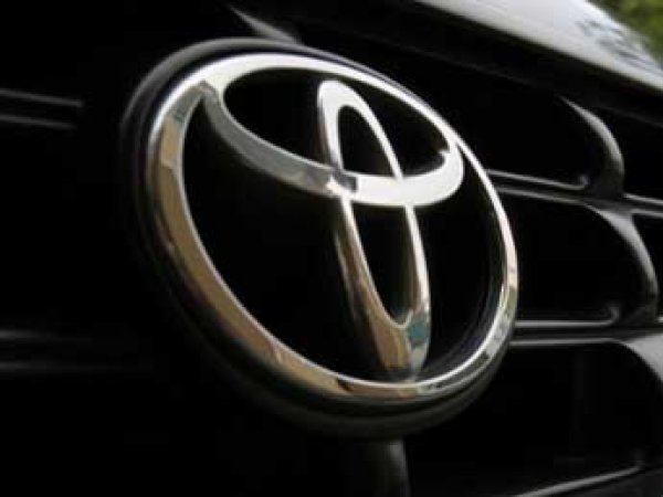 Toyota отзывает в России 140 тысяч кроссоверов RAV4