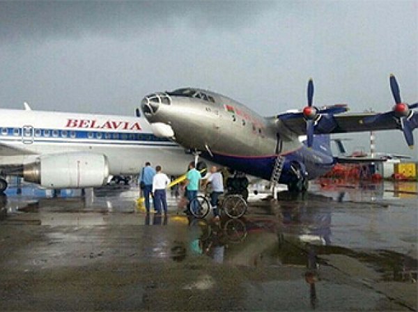 В аэропорте "Минск" столкнулись два самолета на ВПП