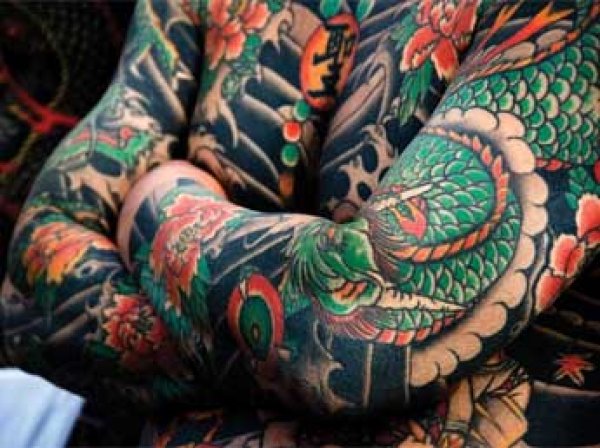 Ученые: чернила для татуировок могут вызывать рак у человека