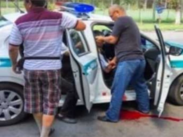 В Алма-Ате напали на полицейских, в городе ввели высший уровень террористической угрозы (видео)