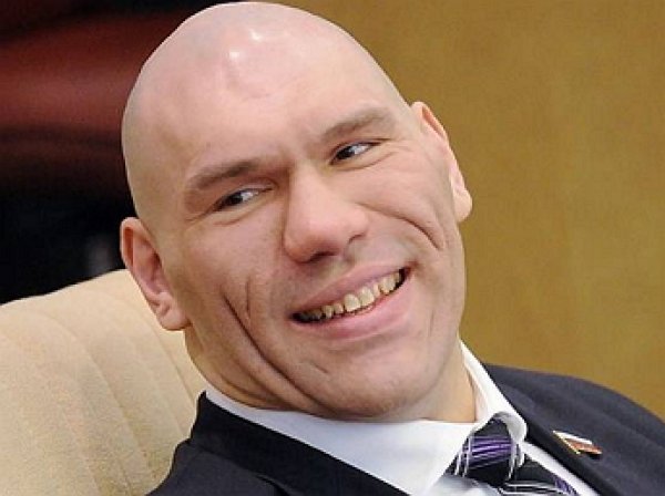 Валуев станет ведущим "Спокойной ночи, малыши!"