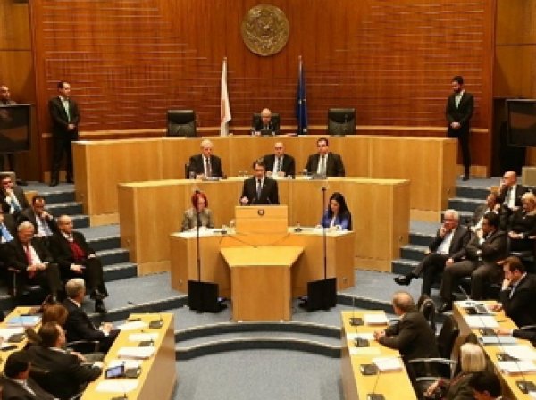 Парламент Кипра принял резолюцию о снятии санкций с России