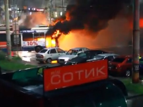 В Петрозаводске из-за удара молнии сгорел троллейбус (ФОТО, ВИДЕО)
