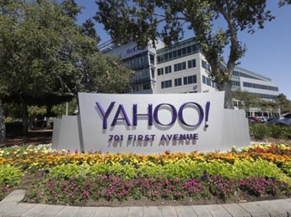 Американский провайдер Verizon покупает Yahoo за ,8 млрд