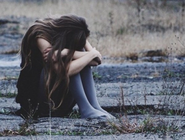 В Челябинской области 15-летнюю школьницу на глазах матери изнасиловали двое мужчин