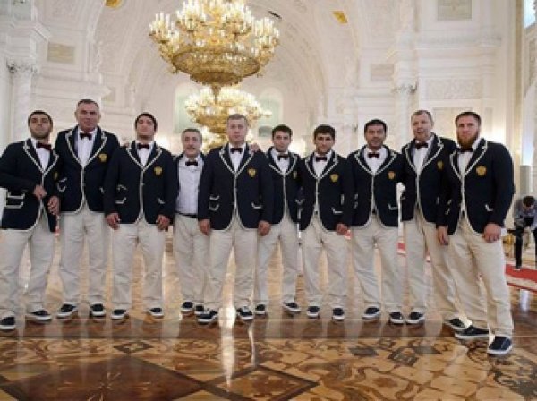 Форма сборной России для Рио произвела фурор в Сети: ее сравнили с "лакейской" (ФОТО)