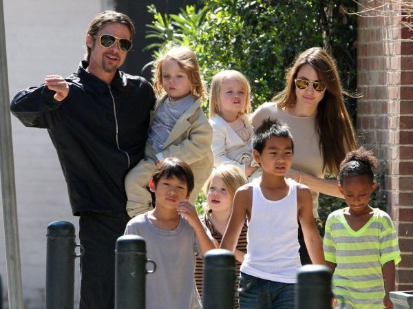 Анджелина Джоли, последние новости 2016: актриса хочет усыновить седьмого ребенка (ФОТО)