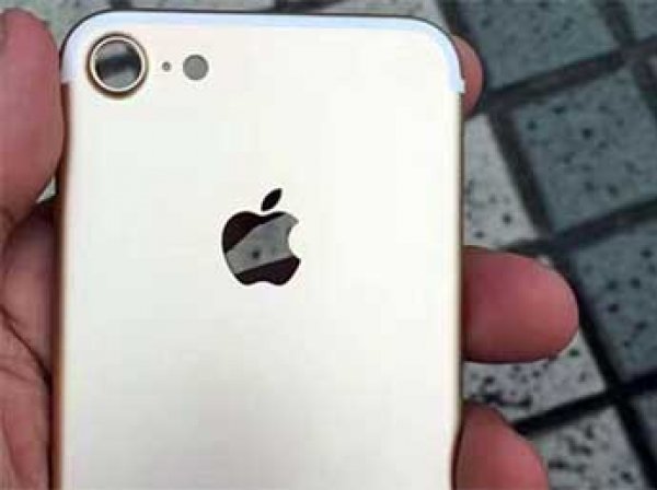 В Сеть попали шпионские фотографии новых iPhone 7 и iPhone 7 Pro