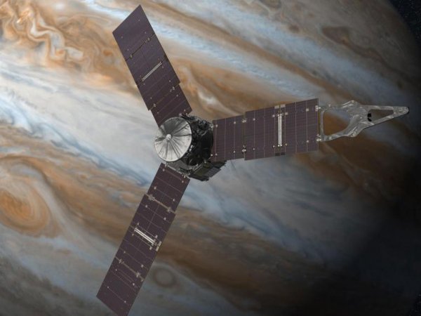 Впервые в истории исследовательский зонд Juno достиг орбиты Юпитера (ВИДЕО)