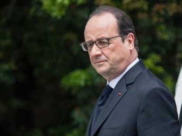 Французские СМИ узнали про министерскую зарплату парикмахера Олланда