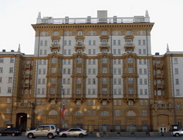 Россия выдворила двух сотрудников ЦРУ, работавших в посольстве США