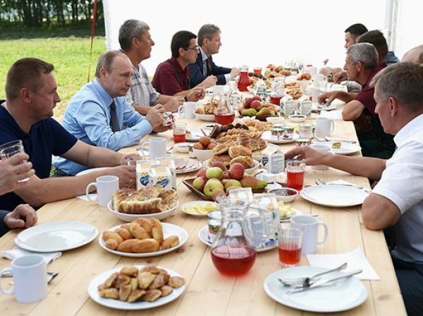 Министр сельского хозяйства Ткачев рассмешил Путина познаниями в свиноводстве