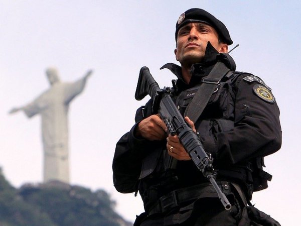 В Бразилии полиция задержала россиян с крупной суммой денег