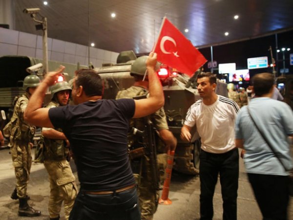 СМИ: попытка госпереворота стоила Турции  миллиардов