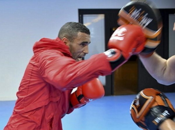 Боксера из Марокко подозревают в изнасиловании горничных в Олимпийской деревне