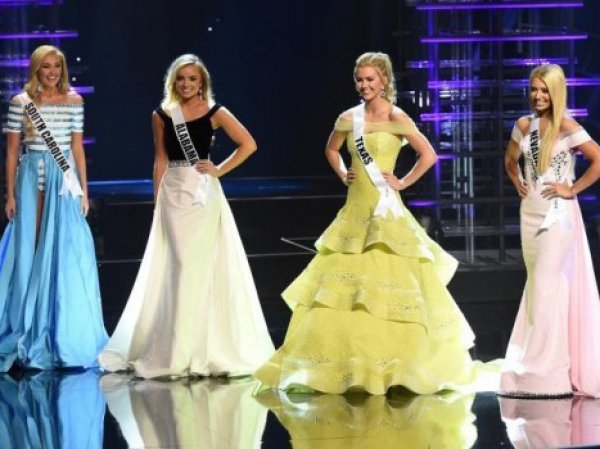 Конкурс Miss Teen USA обвинили в расизме из-за "клонированных" блондинок в финале (ФОТО)