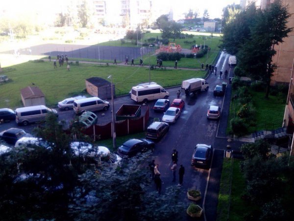 Взрывы в Санкт-Петербурге 17 августа: при задержании террористов в жилом доме прогремели взрывы (ФОТО, ВИДЕО)