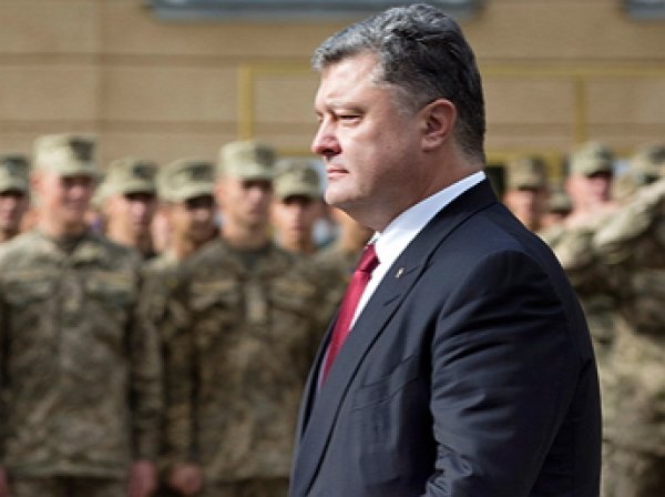 Порошенко готов объявить военное положение в Украине