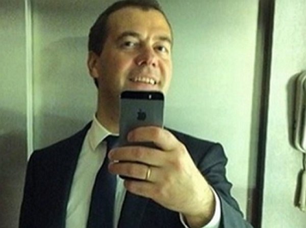 Петиция за отставку Медведева 2016 набрала уже более 200 тысяч подписей