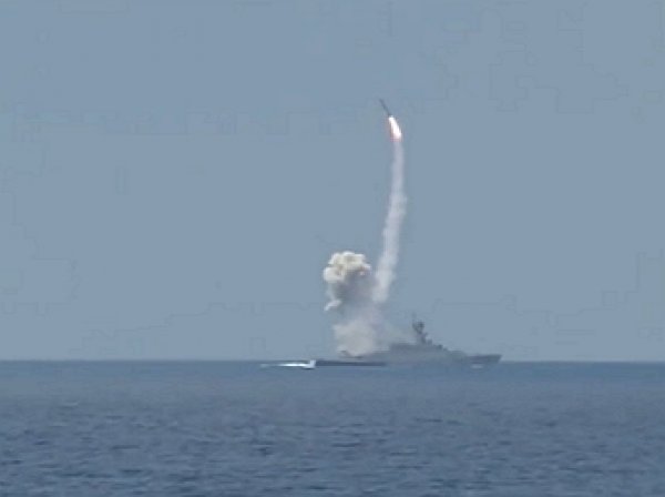 Минобороны опубликовало видео удара крылатых ракет «Калибр» кораблей ЧФ по боевикам в Сирии
