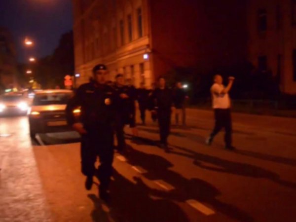 В Москве напали на посольство Украины и чуть не сожгли дипломатов (ФОТО)(ВИДЕО)