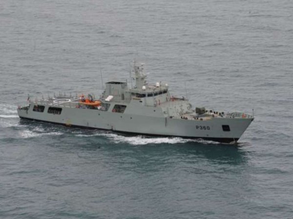 Корабль ВМС США открыл огонь из-за приближения катера Ирана