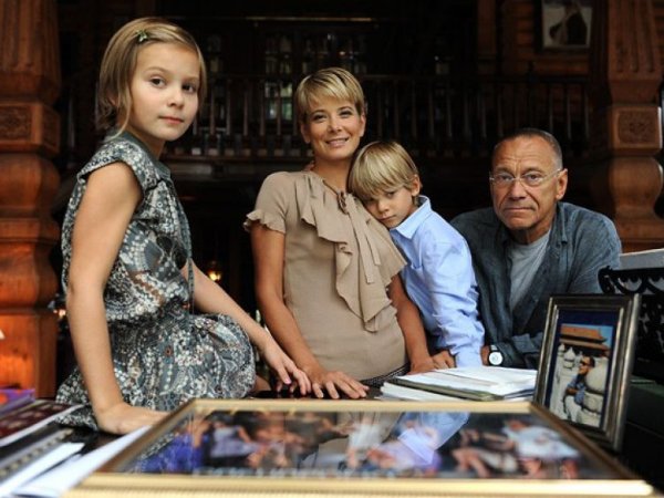 Дочь Кончаловского и Высоцкой, последние новости: родители продают дом с игрушками дочери Маши (ФОТО)