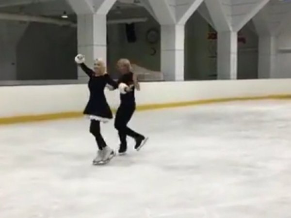 Рудковская опубликовала в "Инстаграм" ВИДЕО лезгинки на льду с Плющенко (ВИДЕО)