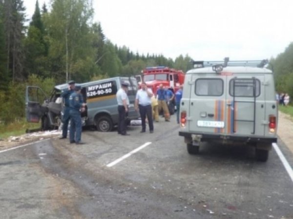 Авария в Кировской области 22 августа 2016: опубликовано ФОТО с места ДТП, где погибли 6 человек