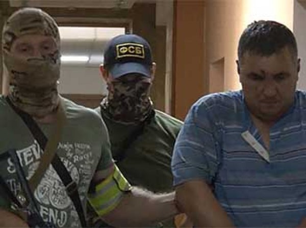 СМИ: крымских диверсантов "прикрывали" офицеры ВМС Украины