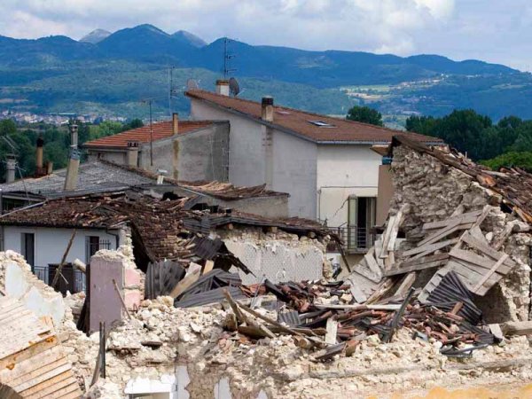 Землетрясение в Италии 24 августа 2016: опубликовано ВИДЕО с улиц разрушенного Аматриче