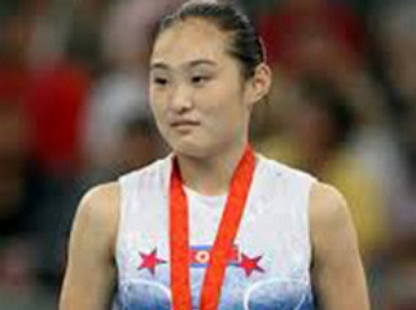 Гимнастке из КНДР грозит смерть из-за селфи со спортсменкой Южной Кореи в Рио (ФОТО)