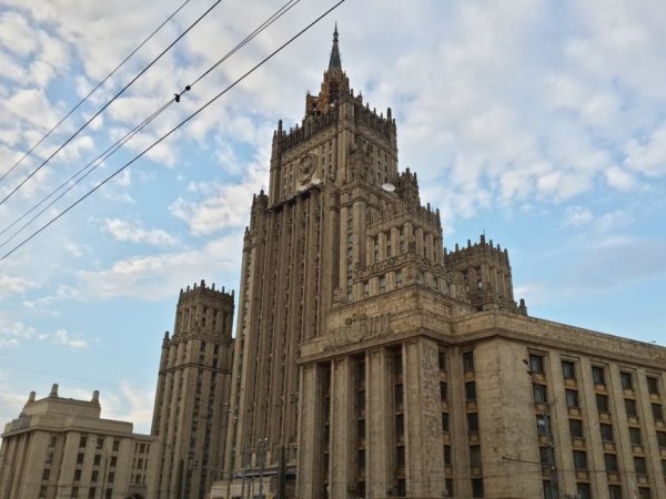 СМИ: Россия может разорвать дипломатические отношения с Украиной