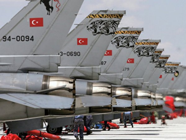 ВВС Турции ударили по боевикам ИГИЛ в Сирии (ВИДЕО)