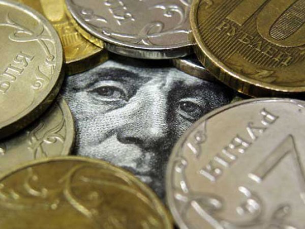 Курс доллара на сегодня, 17 августа 2016: экономисты пугают новым падением рубля - до 90 за доллар