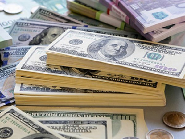 Эксперты: банковский сектор падает, а доллар может уйти выше 67 рублей
