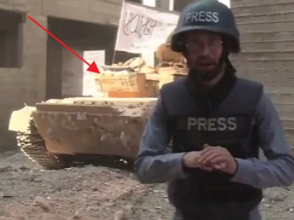 В Алеппо за спиной репортера "Аль-Джазиры" в прямом эфире взорвался танк