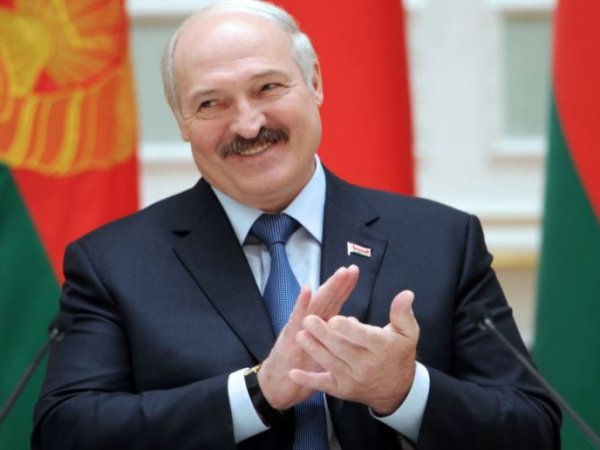 Лукашенко рассказал, как сбросил 13 кг на диете Медведева (ВИДЕО)